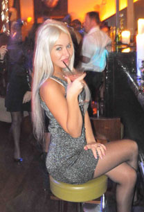 looking_girl - moldovawomendating.com