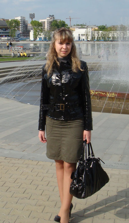 Meet hot women - Moldovawomendating.com